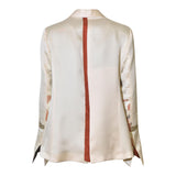 giacca kimono tradizionale con foulard vintage -fondo chiaro 