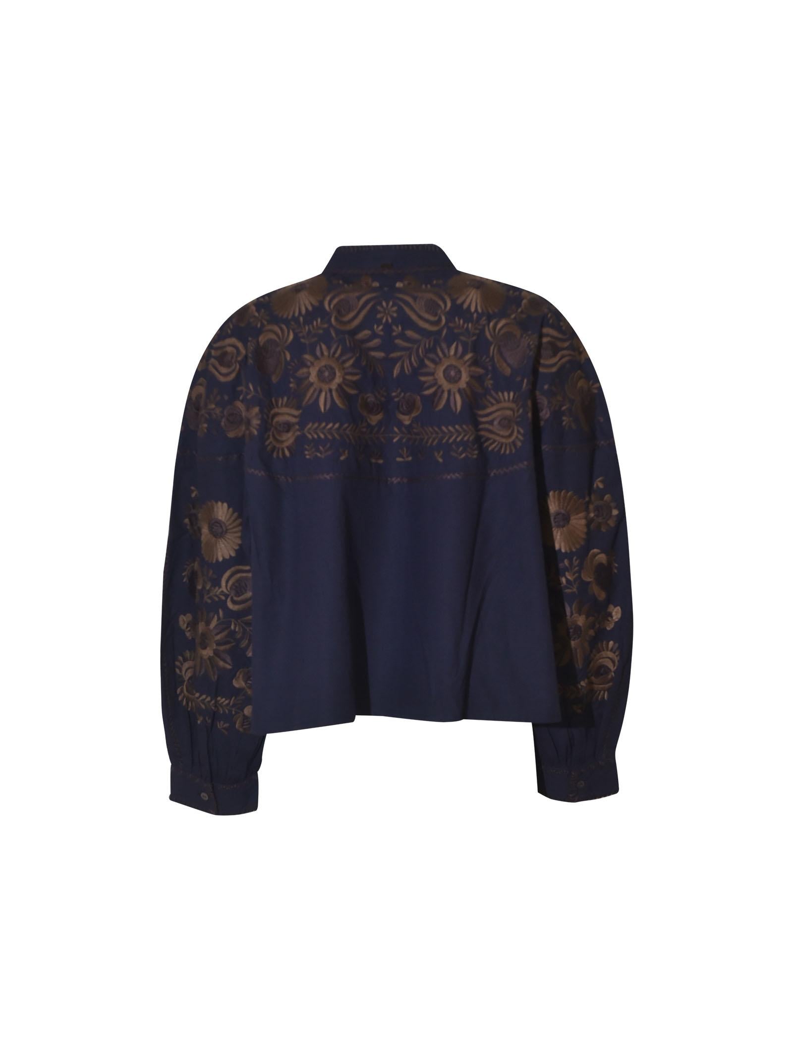 camicia con manica ampia e ricami 
