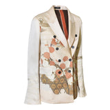 giacca kimono tradizionale con foulard vintage -fondo chiaro 